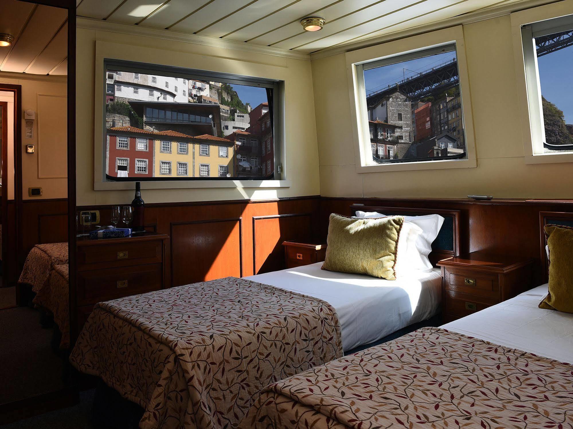 Invicta Ribeira Boat Hotel Porto Kültér fotó