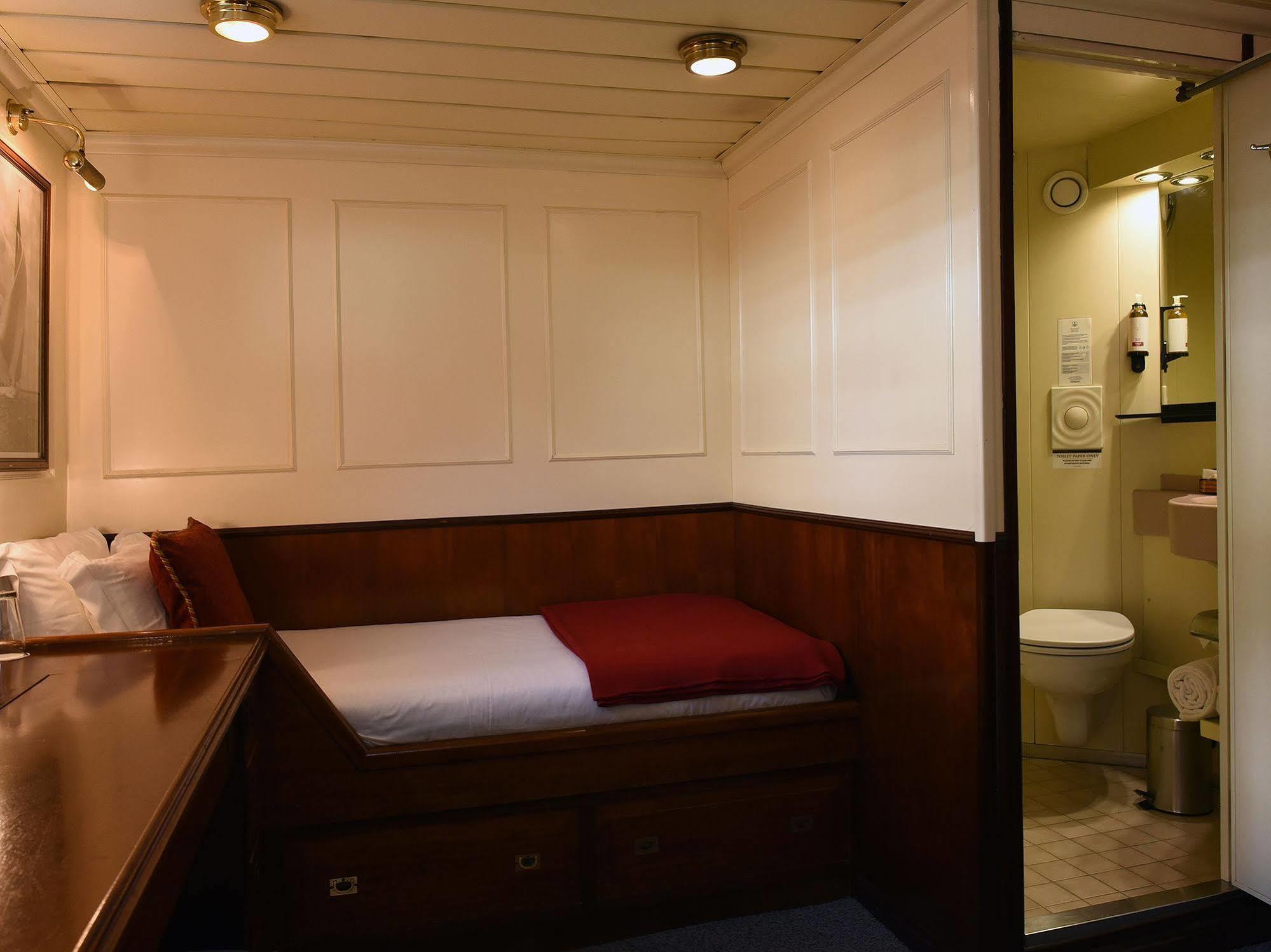 Invicta Ribeira Boat Hotel Porto Kültér fotó